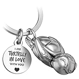 FABACH Schildkröte Schlüsselanhänger Snappy mit Herz und Gravur - Süßer Schildkröten Schlüsselanhänger - Liebe Glücksbringer Schildkröte als Geschenk für Partner - Turtelly in Love