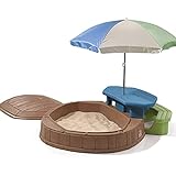 Step2 Play & Summertime Playcenter Sandkasten mit Deckel, Sitzbank & Sonnenschirm| Kunststoff Sand Kasten mit Abdeckung für Kinder